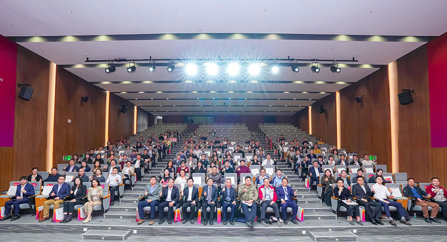 盛世集团智能受邀加入香港都会大学（东莞）产学研对接会，，，，，共探AI与新质料手艺前沿