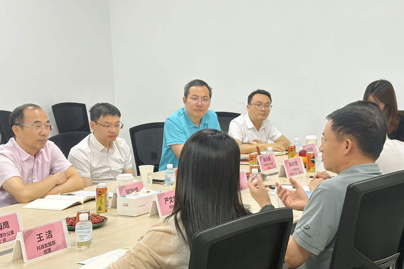 东莞职业手艺学院到访盛世集团智能开展校企相助交流