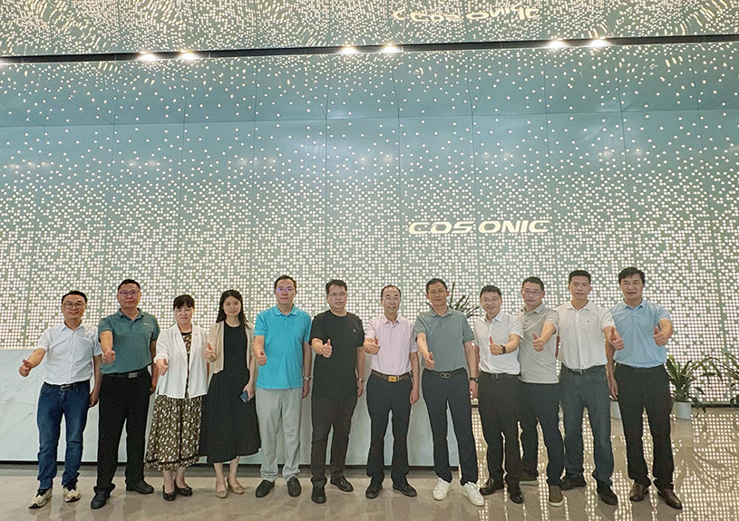 东莞职业手艺学院到访盛世集团智能开展校企相助交流
